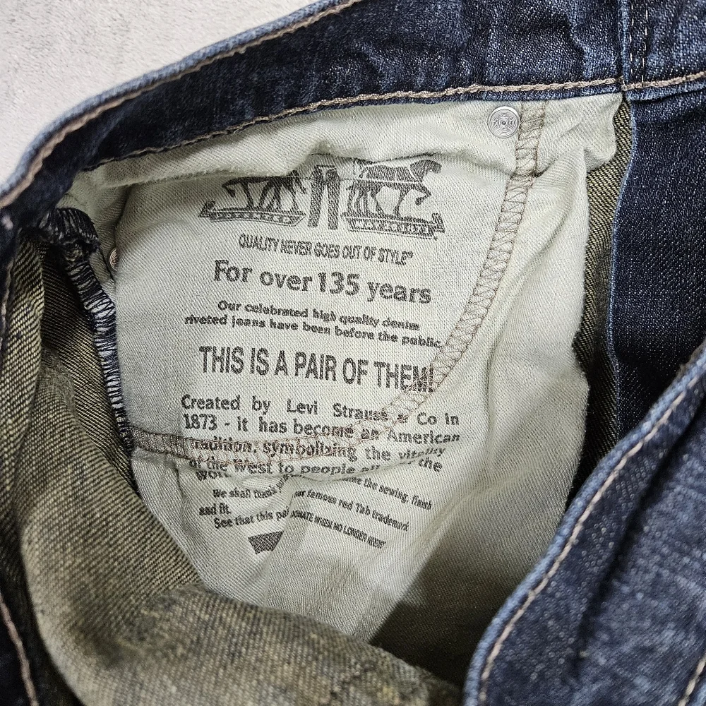 Levi’s Mens 511 Dark Wash Denim Jeans Classic 5-Pocket Jeans Straight Leg 33/30